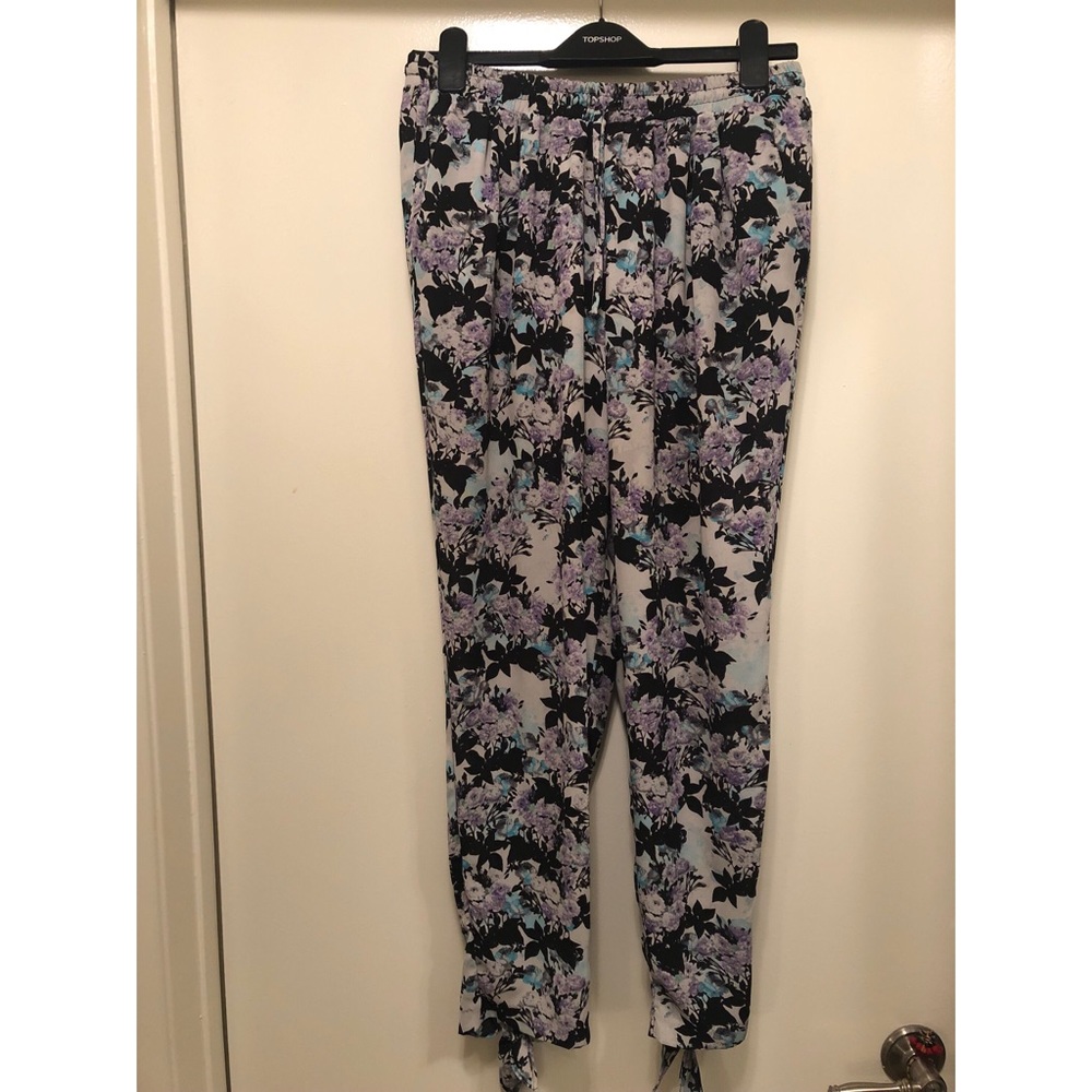 ASTR the Label Floral Print Ankle Tie Pants